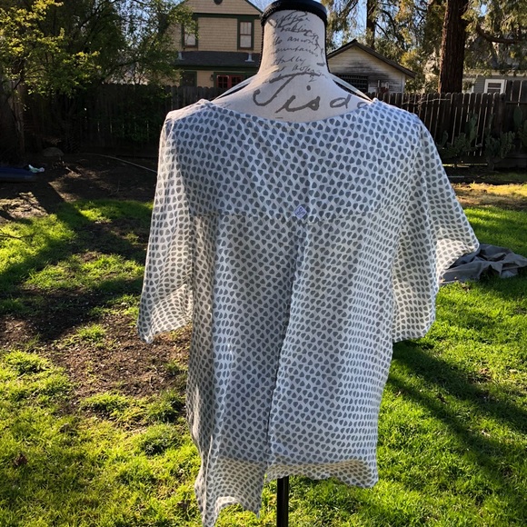 prAna L Loose fighting Shirt - Picture 2 of 8